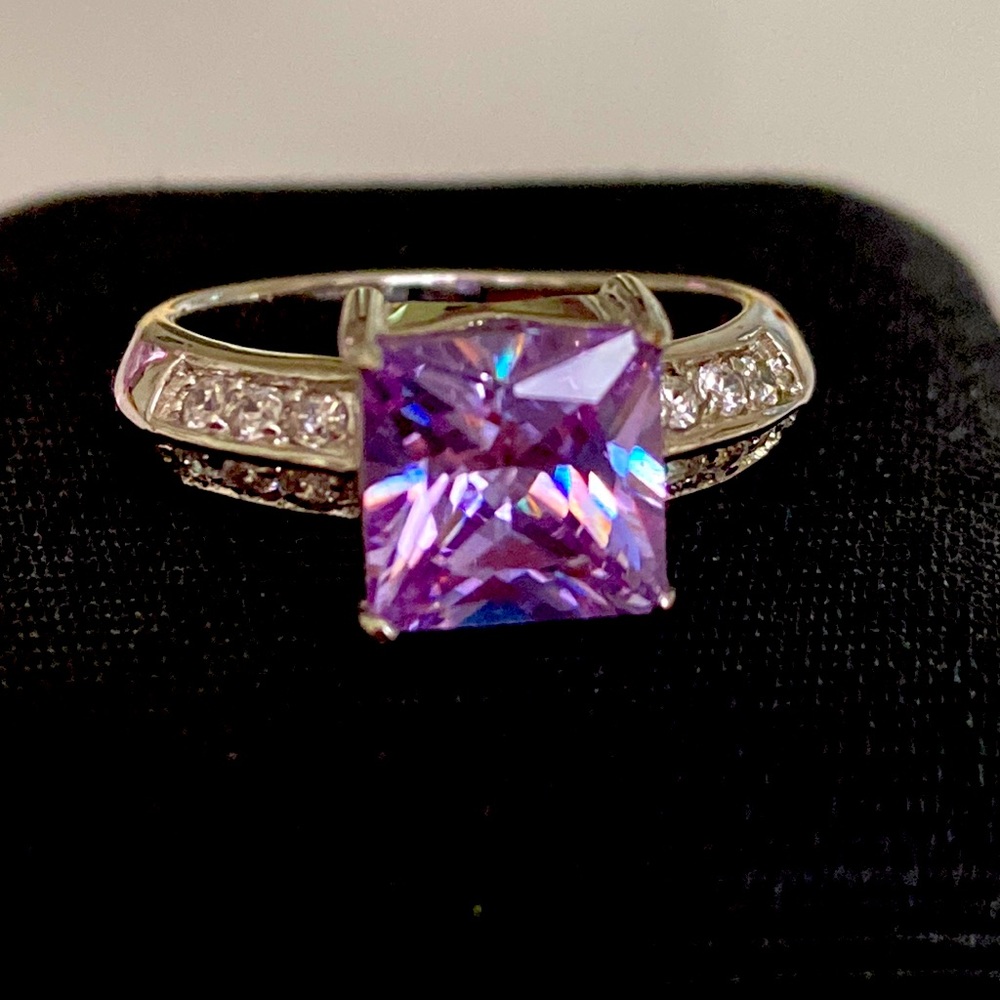 🩷🌟🌸 HOST PICK 🌸🌟🩷 Amethyst gemstone Silver Ring